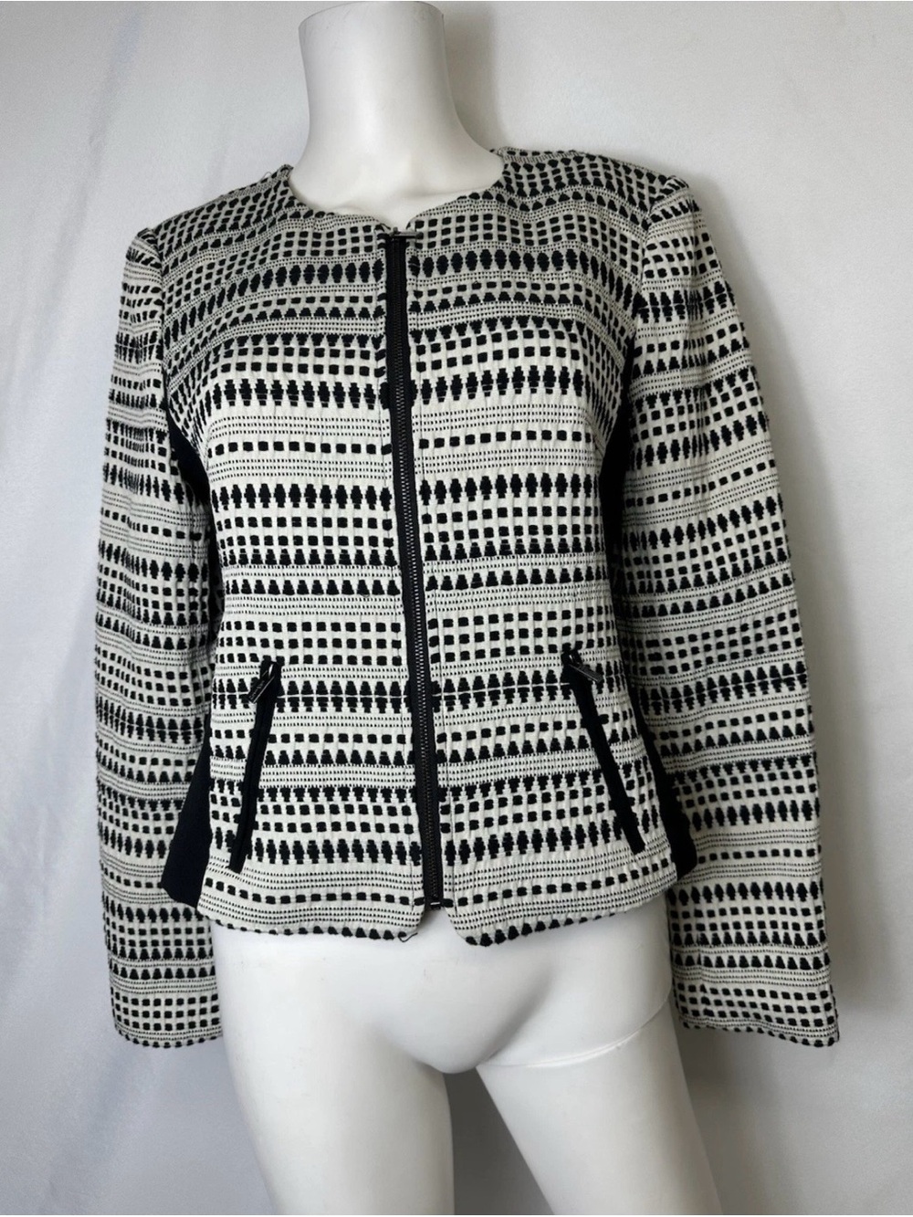 Calvin Klein Size 4 Black And White Tailored Blazer Jacket Zip Up
